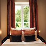 호텔 Chateau De Maraval 4*