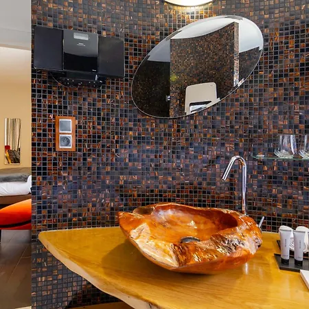 Chateau De Maraval 4*