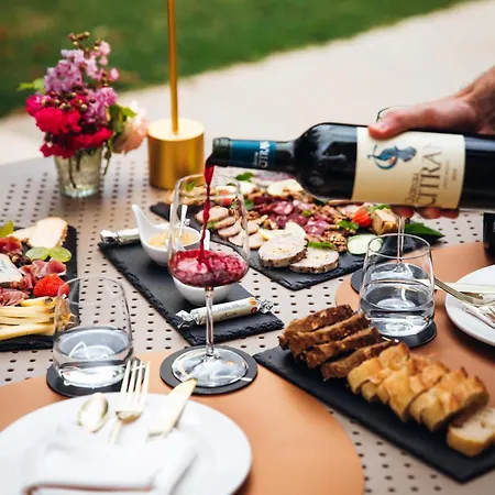 Hotel Chateau De Maraval