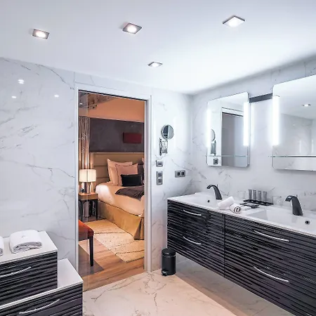 Chateau De Maraval 4*