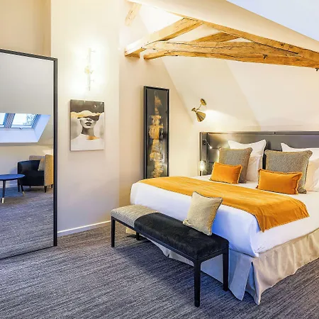 Chateau De Maraval 4*