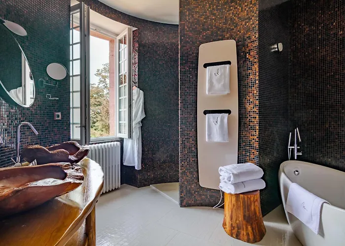 Hotel Chateau De Maraval 4*