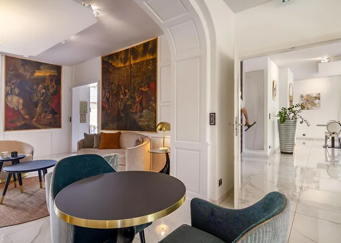 Chateau De Maraval Hotel