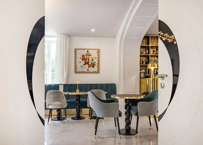 Chateau De Maraval 4*