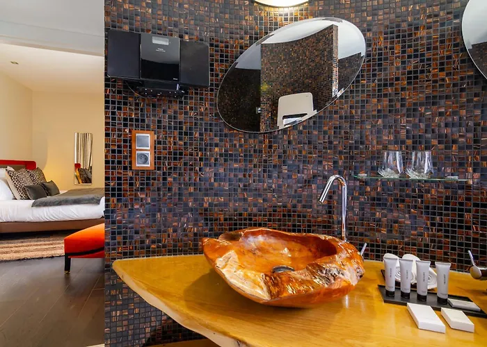 Chateau De Maraval 4*