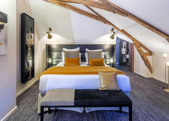 Hotel Chateau De Maraval 4*