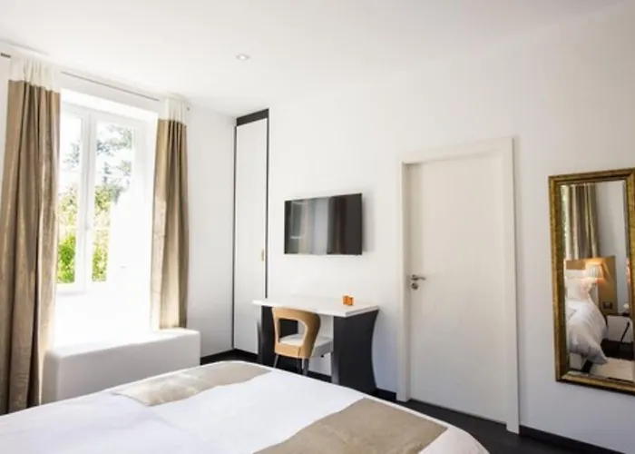 Chateau De Maraval Hotel 4*